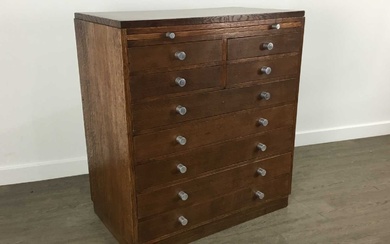 OAK CHEST OF DRAWERS MID-20TH CENTURY