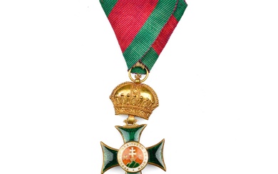 Ordre royal hongrois de Saint-Étienne Fondé en 1764 Croix de chevalier avec ruban triangulaire C....