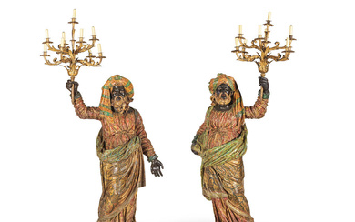 Paire de porte-tochères Italiens représentant des figures drapées, probablement Venise,...