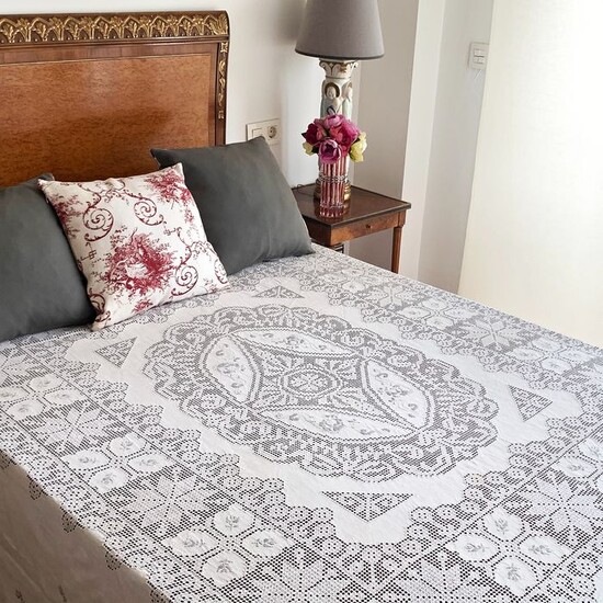 Pure linen bedspread, spectacular hand embroidered - 225 x 220 cm - Linen - Second half 20th century