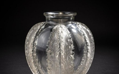 René Lalique, 'Chardons' vase, 1922