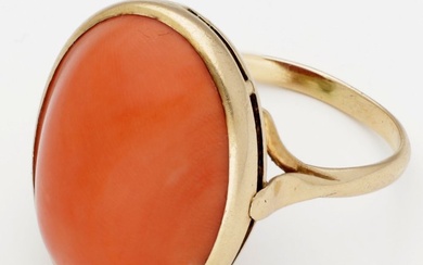 Ring - 18 kt. Yellow gold - 11.80 tw. Blood Coral