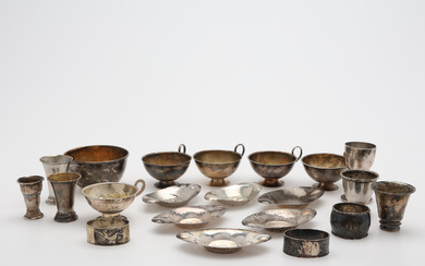 SILVER, assorted objects, 593 g.