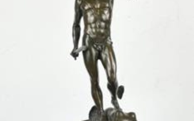 Scultura in bronzo patinato finemente lavorato e cesellato ''Perseo trionfante...