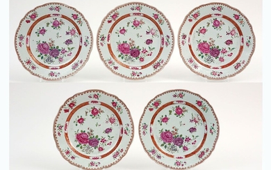 Set de cinq bols chinois de la fin du 18e siècle à bords carrés en...
