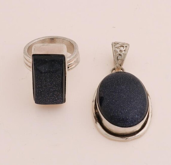 Silver pendant and ring, 925/000, with blue gold stone.