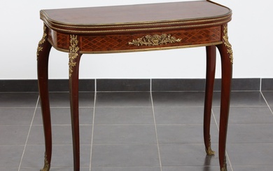 TABLE à jeux à plateau portefeuille Style Louis XV - Epoque Fin du XIXème Siècle...