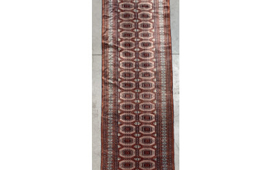 Tappeto passatoia Boukhara, Pakistan, secolo XX (cm 306x80) (lievi difetti)