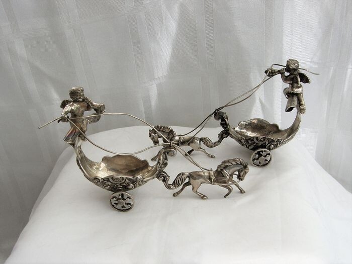 Two maxi miniatures of angel carriages - .915 silver - Spain - Mid 20th century