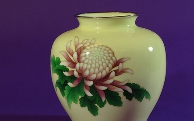 Vase - Cloisonne enamel - flowers chrysanthemum - Japan - Taishō period (1912-1926)