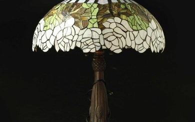 Vintage Tiffany style table lamp