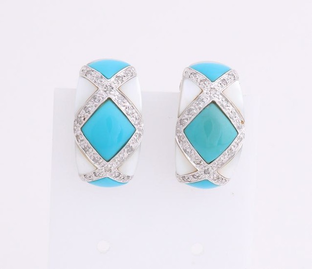White gold earrings, 585/000, with turquoise and pearl.