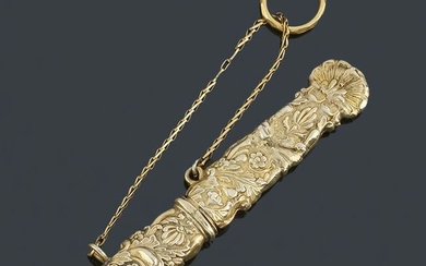 Needle holder in gold metal with vegetal decoration