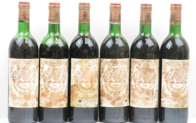12 bottles of Baron de Pichon Longeuville 1982 Pauillac...