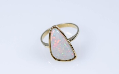 14 kt. Gold - ring with natural opal - handmade