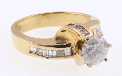 14k Gold Diamond Ring 6.4g