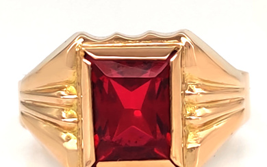 18 carati Oro giallo - Anello - Pietra rossa Peso Totale : 5.89 g