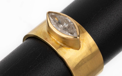18 kt gold diamond-ring , YG 750/000, hand- made, diamond-marquise...