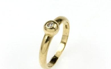 18 kt gold ring with diamond
