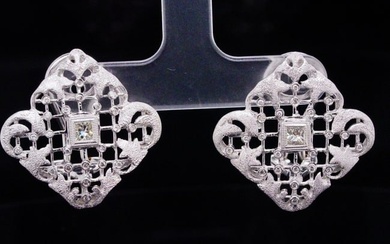 18K White Gold and 0.50ctw SI1-SI2/G-H Diamond Ear Clips
