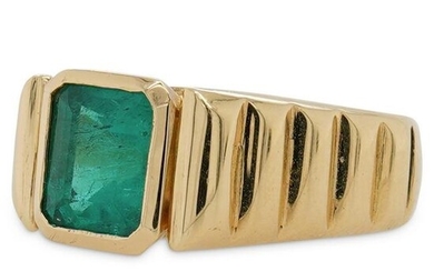 18k Gold and Emerald Ring