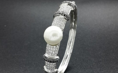2.17 Ct Round White Diamond 18K Gold Bracelet For Women