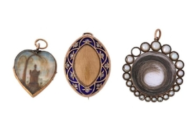 A group of mourning jewellery, early 19th century
