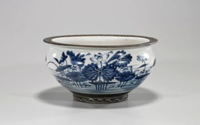 Old Chinese Blue & White Porcelain Basin