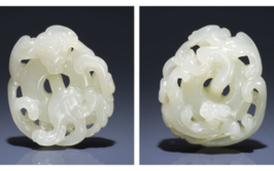 A WHITE JADE RETICULATED 'DOUBLE CHILONG' PENDANT, 17TH-18TH CENTURY