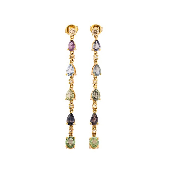 5.40 tcw Sapphire Earrings - 14 kt. Yellow gold - Earrings - 4.88 ct Sapphire - 0.52 ct Diamonds - No Reserve Price