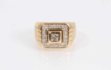 9ct gold large diamond set ring
