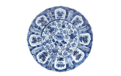 A CHINESE BLUE AND WHITE 'FLORAL' DISH