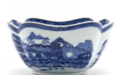 A Chinese Export Porcelain Canton Center Bowl