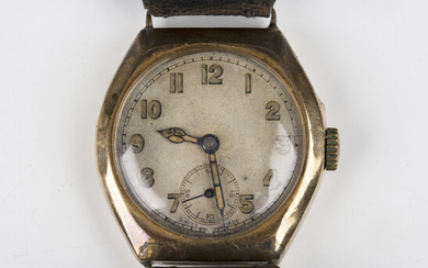 A Crusader 9ct gold cased gentleman's wristwatch, the signed circular jewelled lever movement d