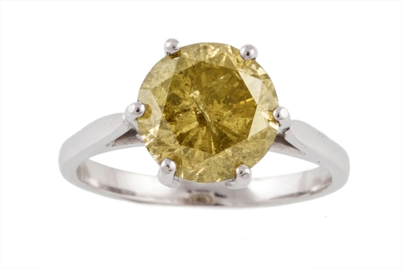 A DIAMOND SOLITAIRE RING of approx. 3.80ct, fancy yellow, I2...