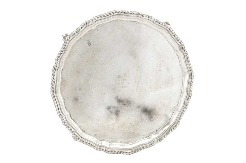 A GEORGE V STERLING SILVER SALVER, LONDON 1918 BY JOSIAH WILLIAMS AND CO