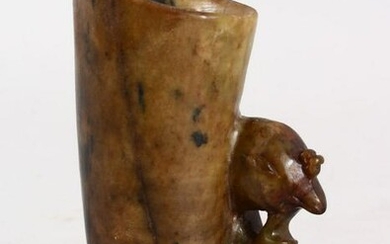 A GOOD CHINESE CARVED JADE / HARDSTONE LIBATION CUP