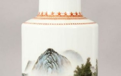 A GOOD CHINESE REPUBLICAN STYLE PORCELAIN VASE