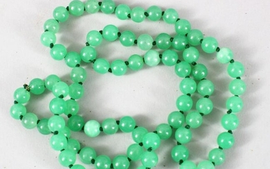 A GOOD SET OF CHINESE JADE / HARD STONE BEAD NECKLACE