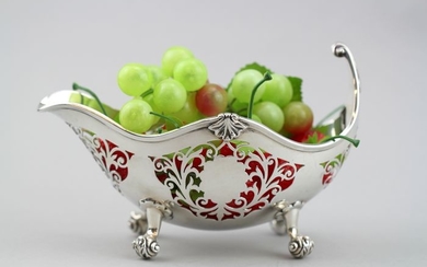 A George V pierced fruit bowl with impressive legs - .925 silver -William Hutton & Sons Ltd, Sheffield - England - 1910