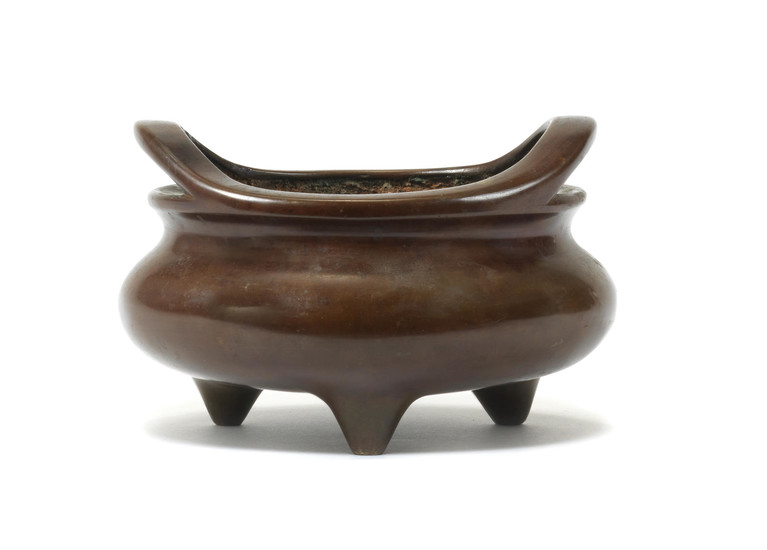 A bronze tripod incense burner, ding