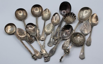 A pair of George IV silver jam spoons, each with...