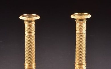 A pair of gilt bronze Empire candlesticks, ca. 1810, (2) - Empire - Bronze (gilt) - 19th century