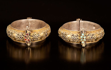 A pair of gilt silver Yemenite filigree (Shumaylat) bridal bracelets - Sana'a, Yemen 1900-1950