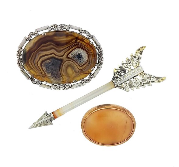A trio of agate brooches