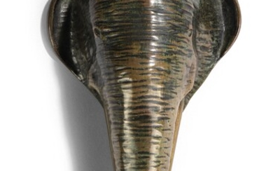 Antoinette Krasnik, a paperweight: an elephant head with trunk, probably Kunstgewerbeschule des K. K. Österreichischen Museums für Kunst und Industrie, c. 1903