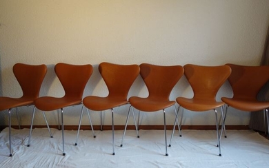 Arne Jacobsen - Fritz Hansen - Chair (6) - Butterfly chair (3107)