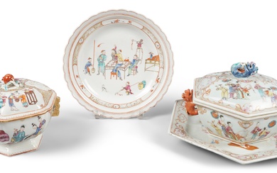 CHINESE EXPORT FAMILLE ROSE PORCELAIN HEXAGONAL TUREEN, COVER AND STAND WITH A SMALLER COVERED SAUCE TUREEN, TOGETHER WITH A SIMILARLY DECORATED SOUP PLATE, LATE 18TH/ EARLY 19TH CENTURY