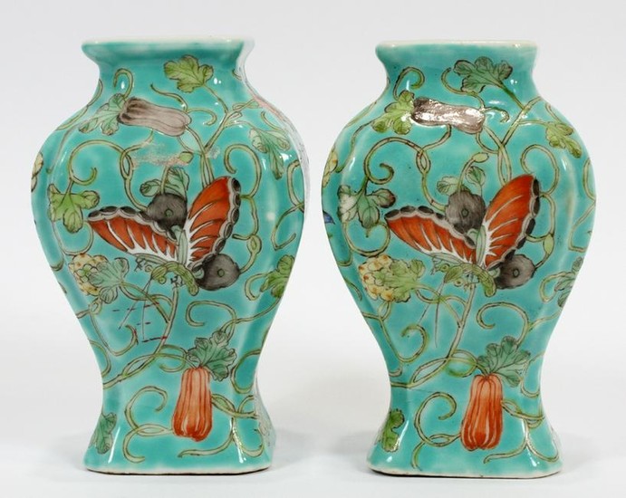 CHINESE HAND PAINTED PORCELAIN VASES. H 4.5"