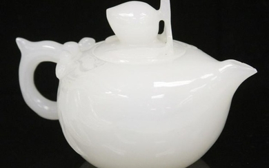 CHINESE PEKING GLASS CARVED TEAPOT